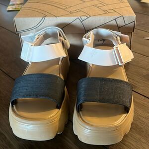 Melissa| Women's sandals brown and black color size 9
